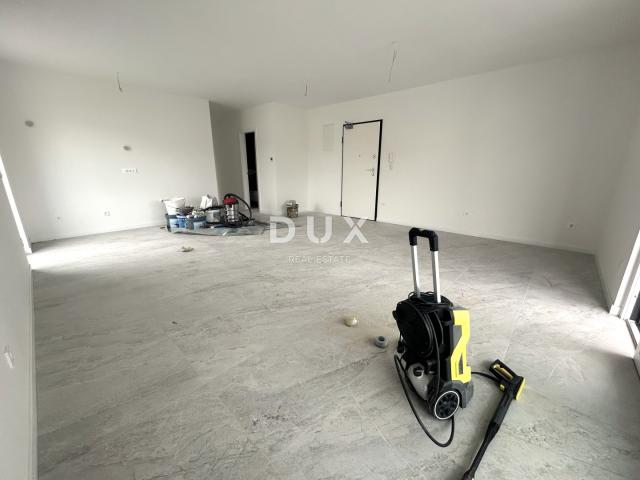 ŠIBENIK, VODICE – Penthouse s krovnom terasom, 120m od plaže, 2 garaže