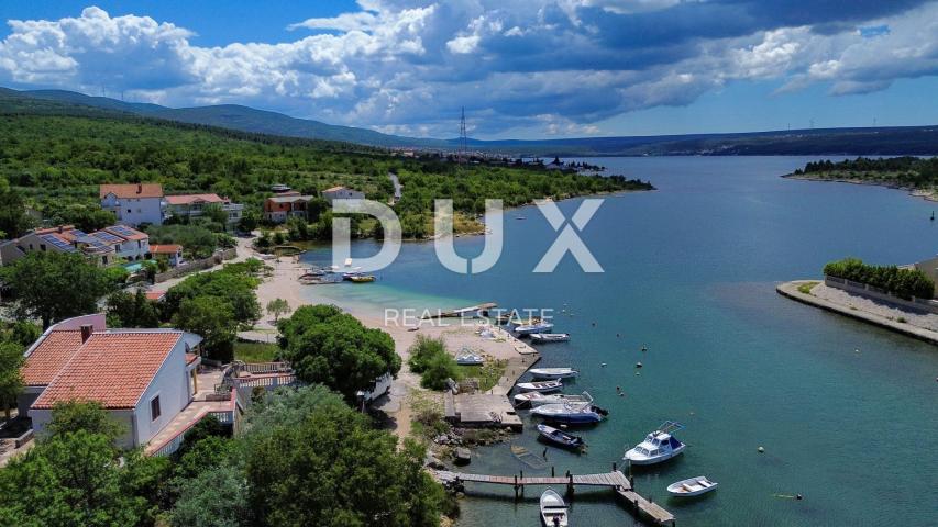 RIBNICA, OBROVAC - PRILIKA! Kuća 1. red do mora + brod i vez