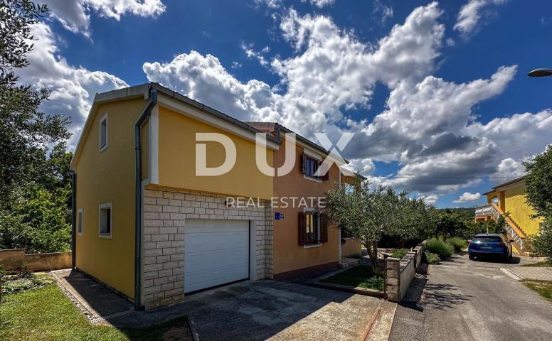 RIBNICA, OBROVAC - PRILIKA! Kuća 1. red do mora + brod i vez