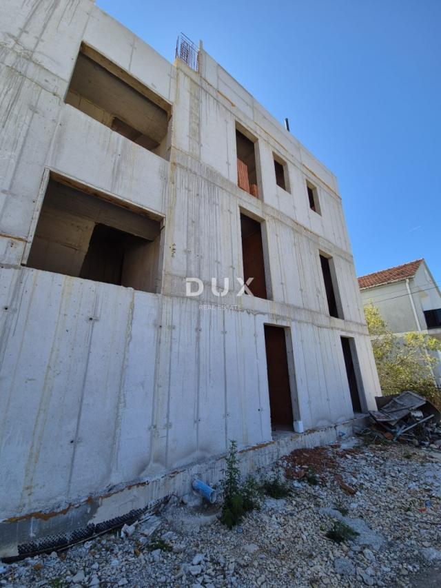ZADAR, SUKOŠAN - S6 - Trosoban stan s krovnom terasom