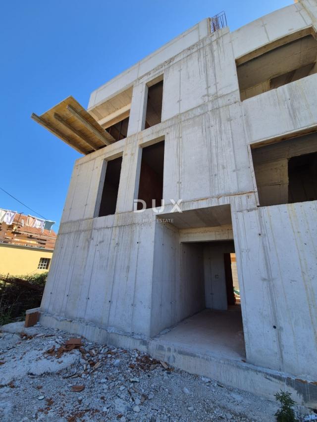 ZADAR, SUKOŠAN - S6 - Trosoban stan s krovnom terasom