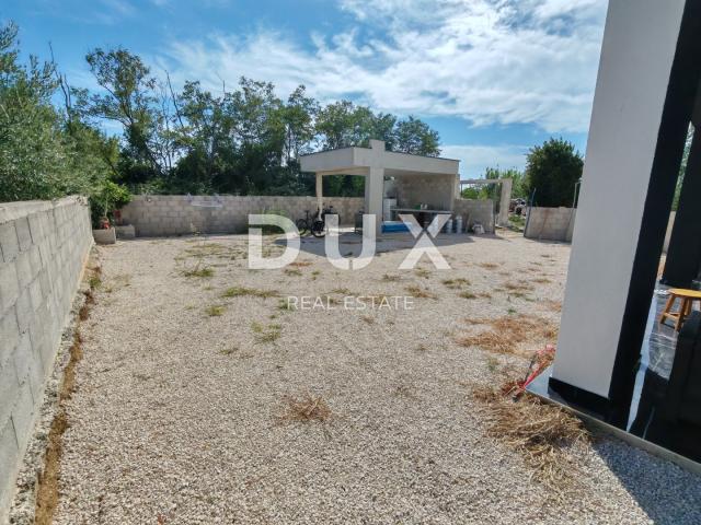 ZADAR, ZUKVE - Spacious semi-detached house with pool! New construction! B