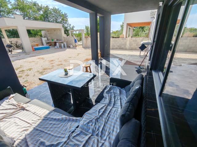 ZADAR, ZUKVE - Spacious semi-detached house with pool! New construction! B