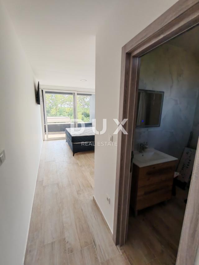 ZADAR, ZUKVE - Spacious semi-detached house with pool! New construction! B