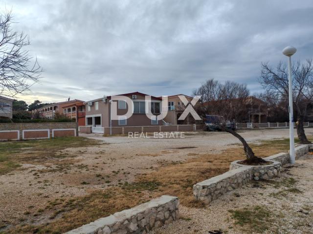 ZADAR, VIR - Prostrana kuća prvi red do plaže!