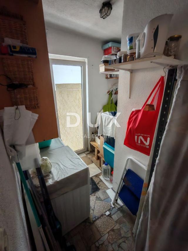 ZADAR, VIR - Kuća s čak 5 apartmana! 3 minute hoda udaljena od dviju plaža!