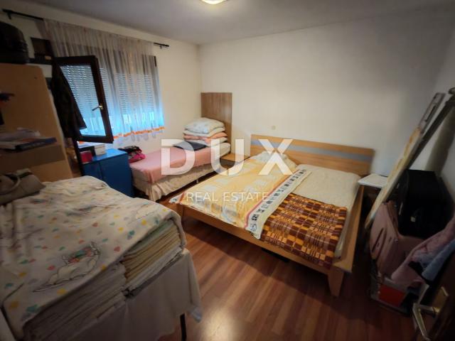 ZADAR, VIR - Kuća s čak 5 apartmana! 3 minute hoda udaljena od dviju plaža!