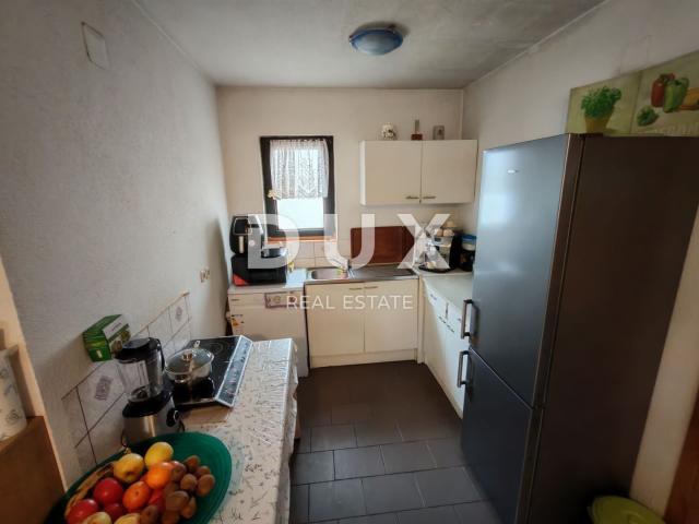 ZADAR, VIR - Kuća s čak 5 apartmana! 3 minute hoda udaljena od dviju plaža!