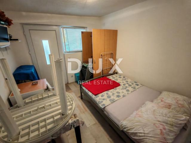 ZADAR, VIR - Kuća s čak 5 apartmana! 3 minute hoda udaljena od dviju plaža!