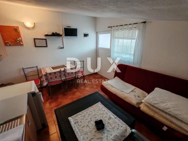 ZADAR, VIR - Kuća s čak 5 apartmana! 3 minute hoda udaljena od dviju plaža!