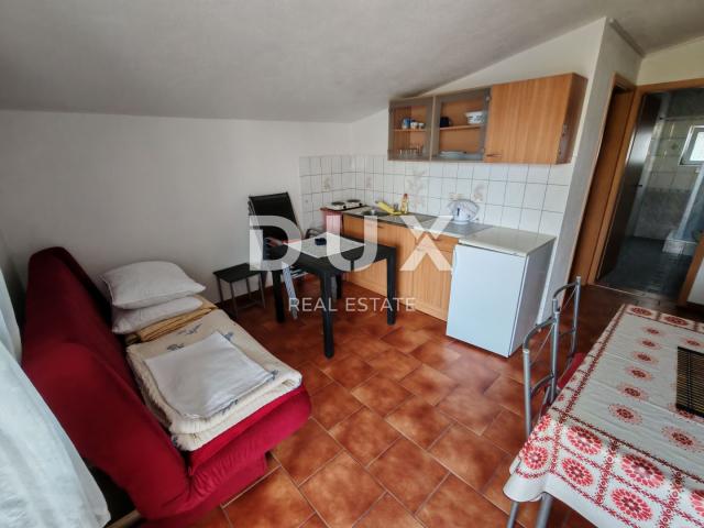 ZADAR, VIR - Kuća s čak 5 apartmana! 3 minute hoda udaljena od dviju plaža!