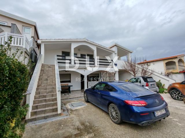 ZADAR, VIR - Kuća s čak 5 apartmana! 3 minute hoda udaljena od dviju plaža!