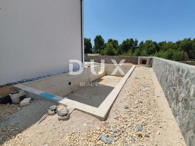 ZADAR, VRSI - Vrhunska vila s bazenom! Garaža, 4 spavaće sobe, 4 kupaonice. . . ! A