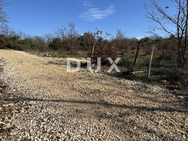 ZADAR, MURVICA - Građevinsko zemljište 650m² - Pravilan oblik - Pristupni put