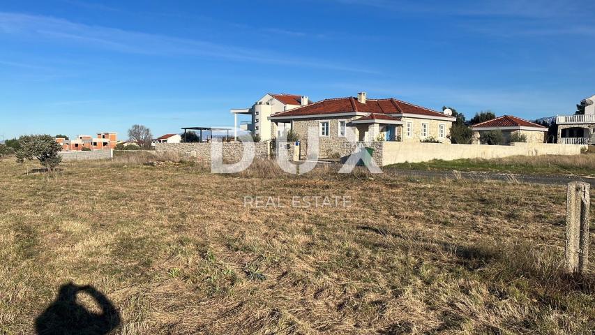 ZADAR, VRSI - Atraktivno građevinsko zemljište za izgradnju zgrada! 4069 m2!