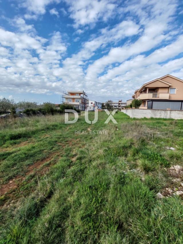 ZADAR, ZATON - Building plot 70 meters from the beach with a conceptual design of a building with 9 