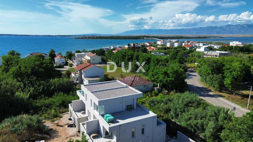 ZADAR, PRIVLAKA - Novogradnja s krovnom terasom i pogledom na more 110 metara od plaže! D