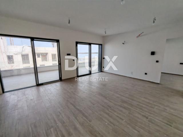 ZADAR, ZATON - Luksuzni penthouse s grijanim bazenom, prekrasnim pogledom na more, 30 metara od plaž