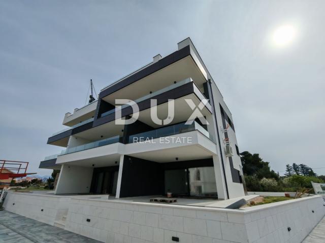 ZADAR, ZATON - Luksuzni penthouse s grijanim bazenom, prekrasnim pogledom na more, 30 metara od plaž