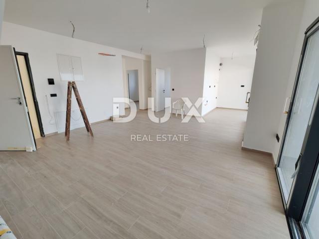 ZADAR, ZATON - Luksuzni penthouse s grijanim bazenom, prekrasnim pogledom na more, 30 metara od plaž