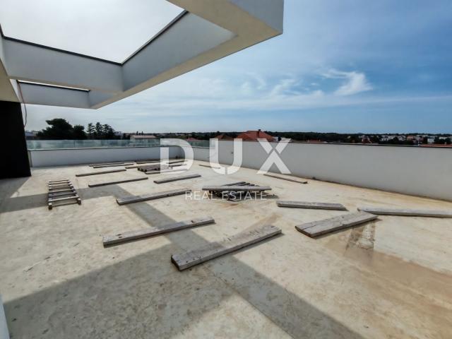 ZADAR, ZATON - Luksuzni penthouse s grijanim bazenom, prekrasnim pogledom na more, 30 metara od plaž