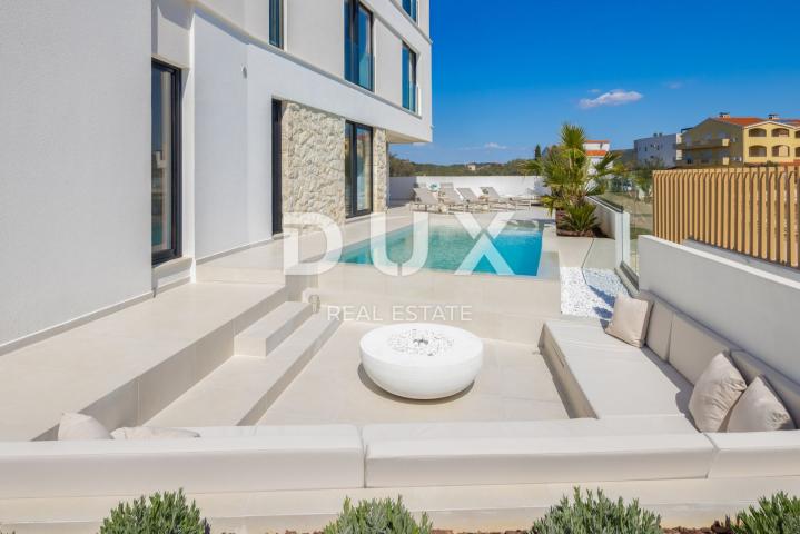ZADAR, SUKOŠAN - Luksuzna vila prvi red do mora! B