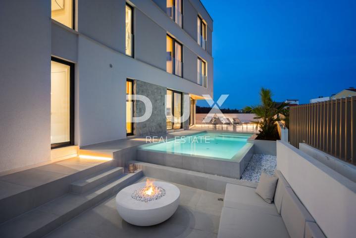 ZADAR, SUKOŠAN - Luksuzna vila prvi red do mora! B