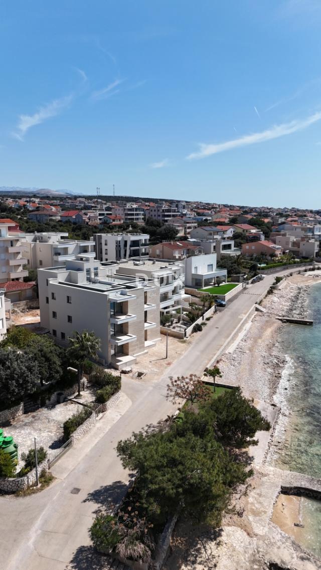 PAG, MANDRE - fantastična novogradnja prvi red do mora, idealan tlocrt, pogled na more