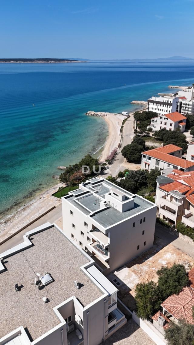 PAG, MANDRE - novogradnja s pogledom na more, 10 m od obale, terasa, parking