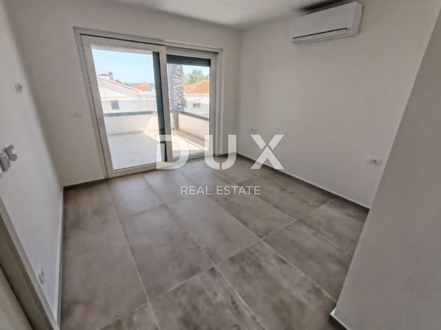ZADAR, VIR – Komfortables Penthouse mit Meerblick, 180 Meter vom Strand Jadro entfernt!