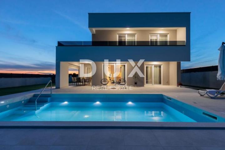 ZADAR, VRSI - Kompletno namještena vila s bazenom i garažom!