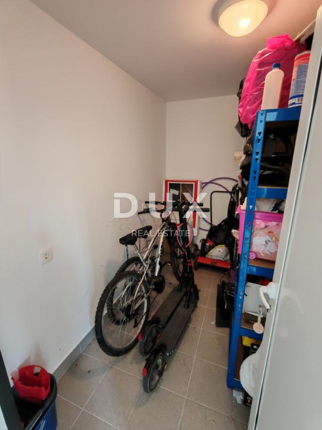 ZADAR, BORIK - Kompletno namješten dvoetažni stan s prekrasnim pogledom na more!
