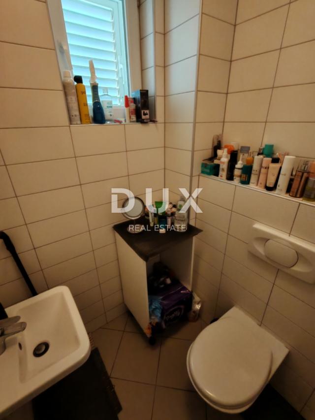 ZADAR, BORIK - Kompletno namješten dvoetažni stan s prekrasnim pogledom na more!