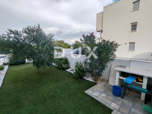 ZADAR, NIN - Moderna dvojna kuća! Bazen, podno grijanje, dizalica topline, pogled na more. . . 
