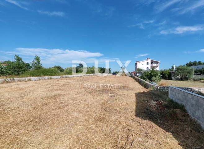 ZADAR, ZUKVE - Zemljište za 12 stanova s građevinskom dozvolom!