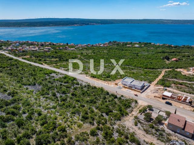 ZADAR, MASLENICA - Građevinsko zemljište s idejnim projektom!