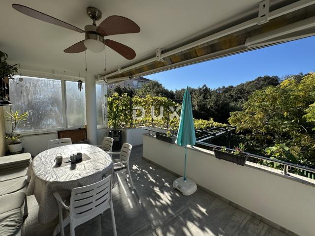 ZADAR, DIKLO – Atraktivan apartman s vrtom i pogledom na more!
