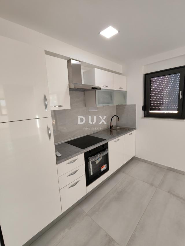 ZADAR, VRSI - Vrhunska dvojna kuća s pogledom na more i okućnicom! B