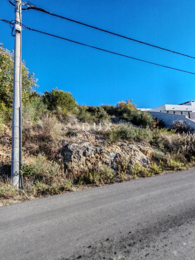 ZADAR, PODVRŠJE - Zemljište s pogledom na more u mirnom okruženju!
