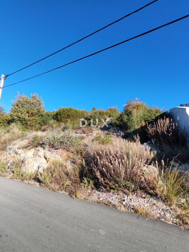 ZADAR, PODVRŠJE - Zemljište s pogledom na more u mirnom okruženju!