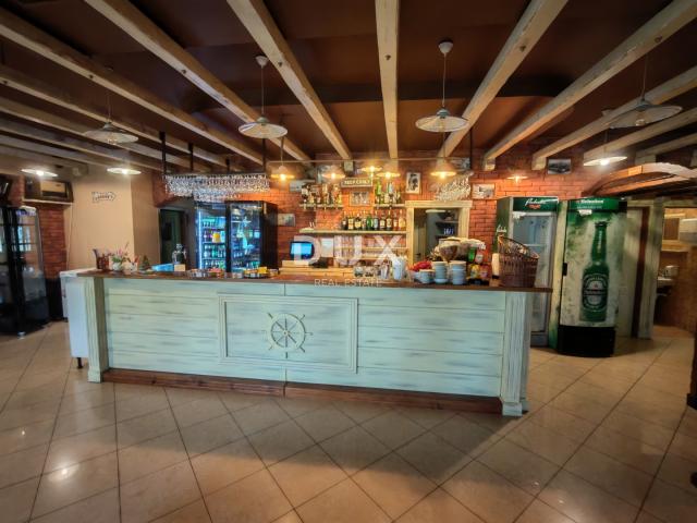 ZADAR, ZATON - Well-known, established restaurant in a busy location with a huge parking lot!
