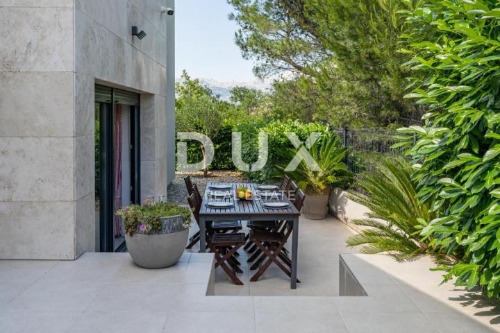 ZADAR, PRIDRAGA - Luksuzna vila s bazenom u blizini mora