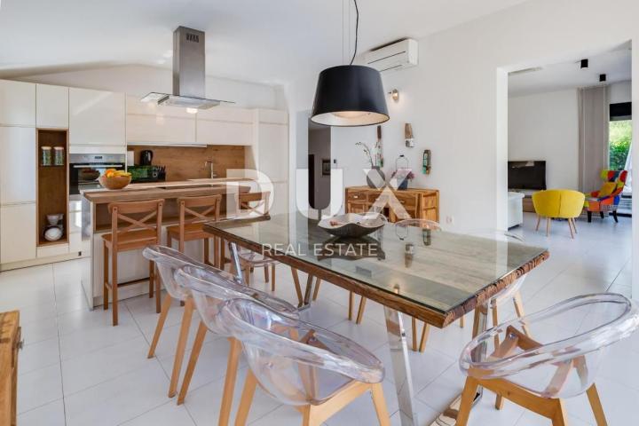 ZADAR, PRIDRAGA - Luksuzna vila s bazenom u blizini mora