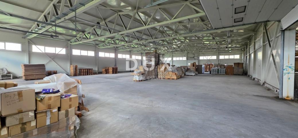 UDBINA - Investicijska prilika – Industrijska hala 3.524 m² na zemljištu 18.374 m² s energetskom inf