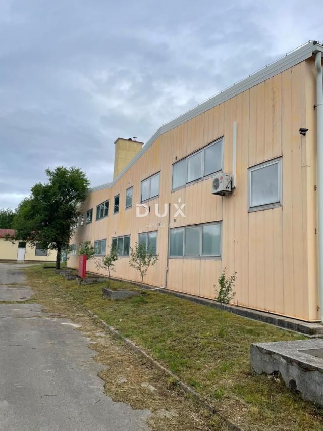 UDBINA - Investicijska prilika – Industrijska hala 3.524 m² na zemljištu 18.374 m² s energetskom inf
