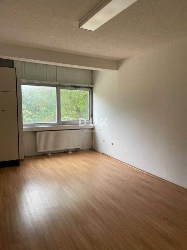 UDBINA - Investicijska prilika – Industrijska hala 3.524 m² na zemljištu 18.374 m² s energetskom inf