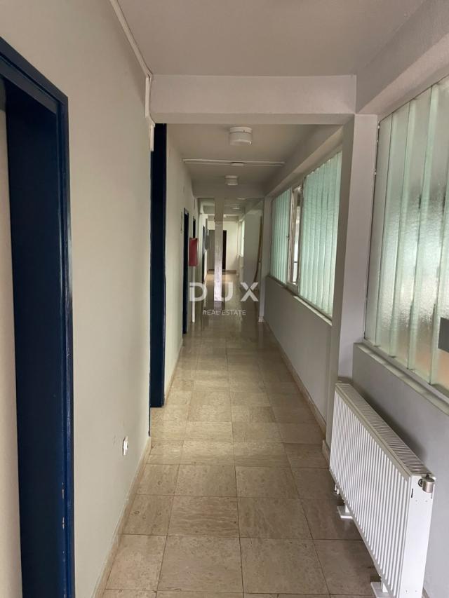 UDBINA - Investicijska prilika – Industrijska hala 3.524 m² na zemljištu 18.374 m² s energetskom inf
