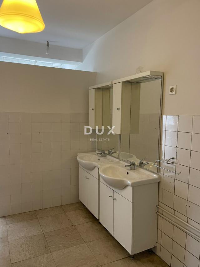 UDBINA - Investicijska prilika – Industrijska hala 3.524 m² na zemljištu 18.374 m² s energetskom inf
