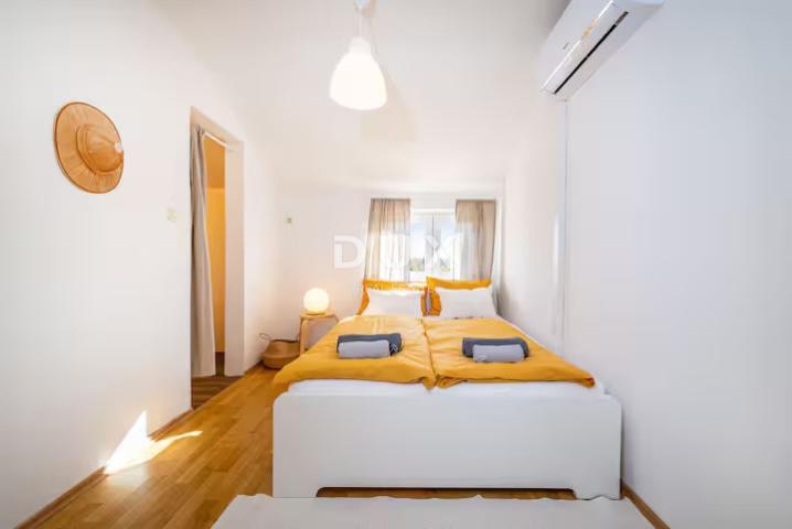 ZADAR, MURVICA GORNJA - Kamena vila s bazenom! Biznis investicija!