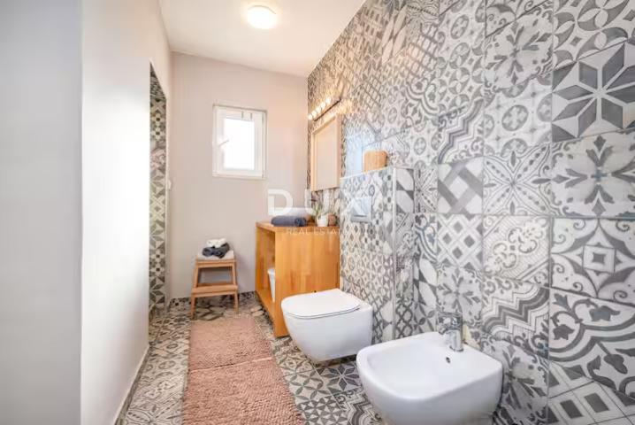 ZADAR, MURVICA GORNJA - Kamena vila s bazenom! Biznis investicija!